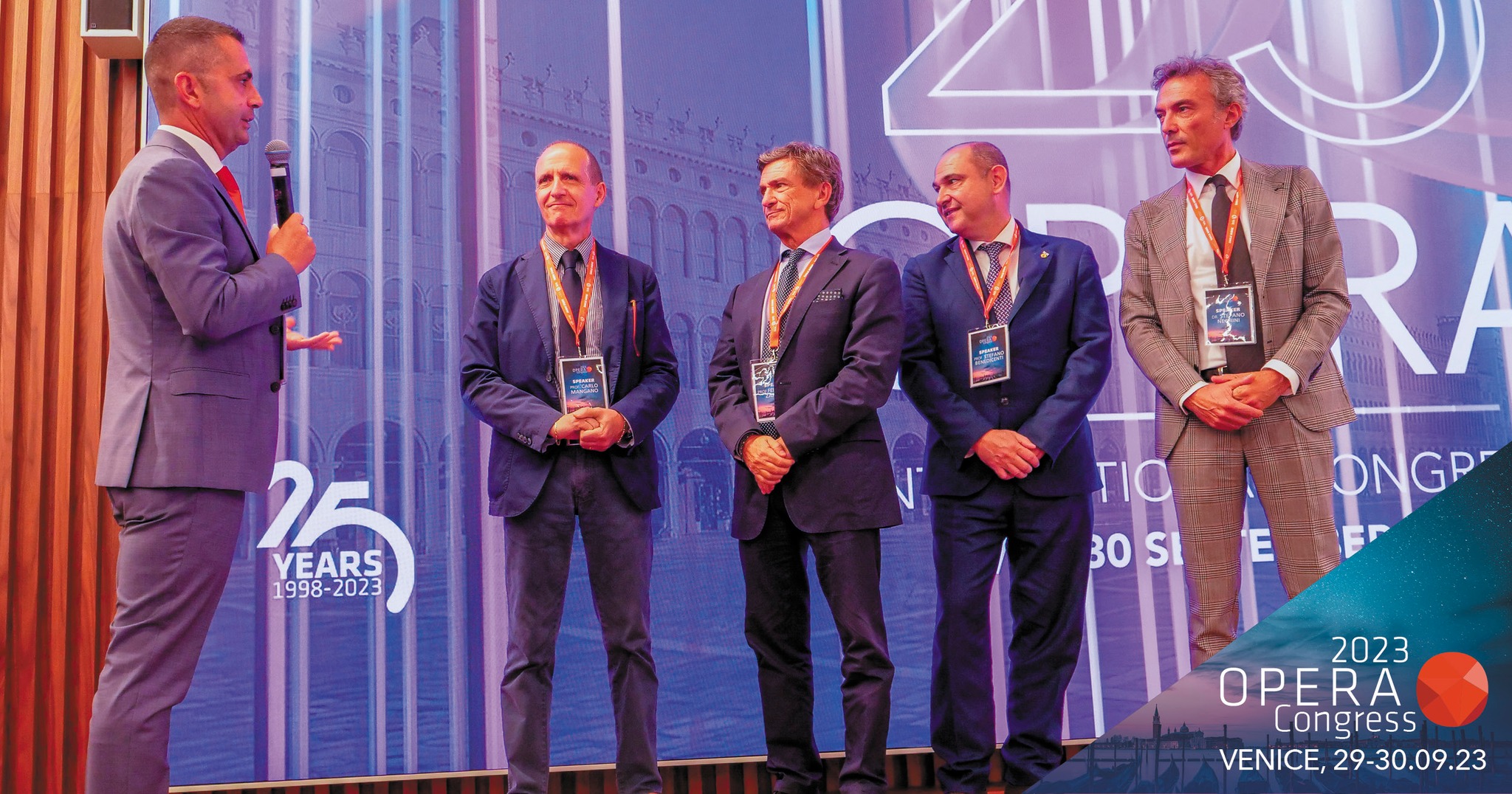 Dr. Peloso con alcuni relatori del Congresso Opera