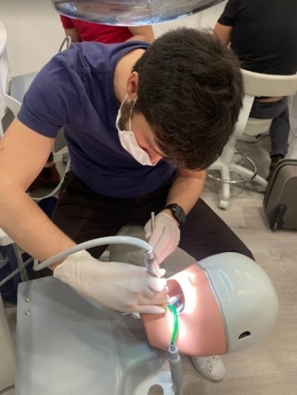 Corso avanzato di protesi tradizionale e digitale Corso annuale dell'Accademia Italiana di Odontoiatria Protesica - AIOP