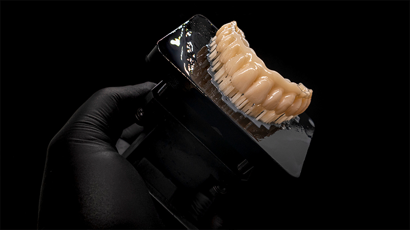 Stampa della parte estetica definitiva e caratterizzazione tramite composito