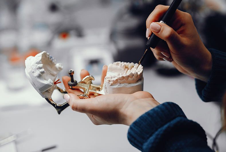 odontotecnico a lavoro