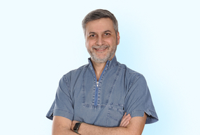 Dott. Roberto Fornara, sorride