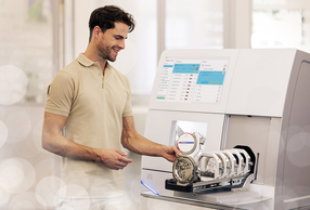 professionista utilizza Ceramil Matron