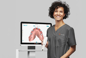 operatrice con strumenti Dexis