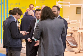 Agenti delle aziende del dentale