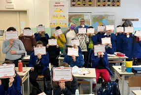 Bambini con attestato di completamento del corso tenuto da Rotary Tolentino