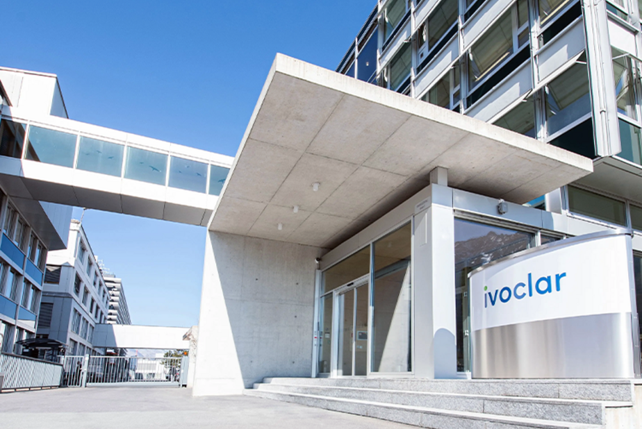 Ivoclar-Group_Ottimi-risultati-di-business-e-cambio-di-leadership